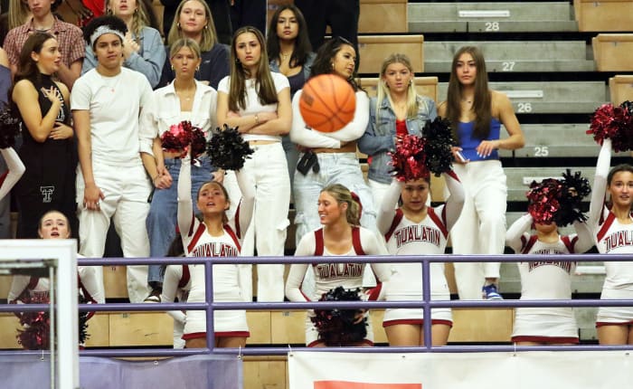 a Tualatin Barlow 6A Oregon boys basketball quarterfinal 2024 Dan Brood 41